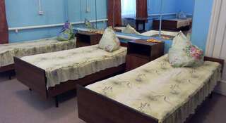 Гостиница Sportivnyi Губаха Кровать в общем номере для мужчин и женщин с 8 кроватями-2